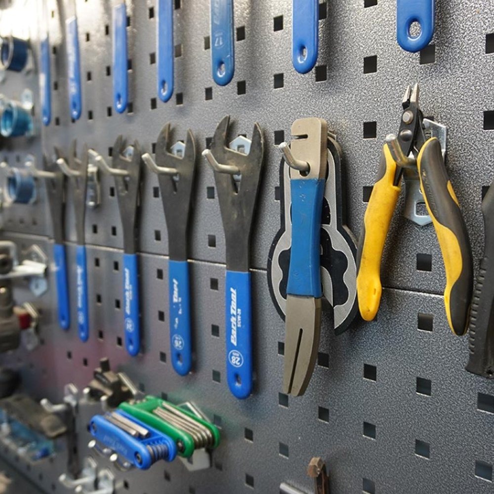 Professional mechanics tool bench setup